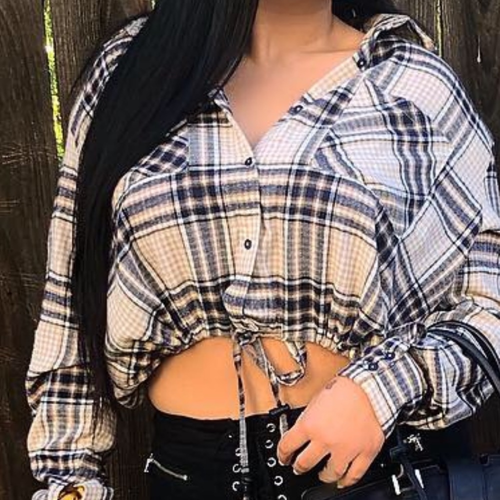 Cropped plaid shirt